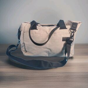 Vooray Alana Duffle Gray Weekender Travel Bag Adjustable Strap Multi Compartment